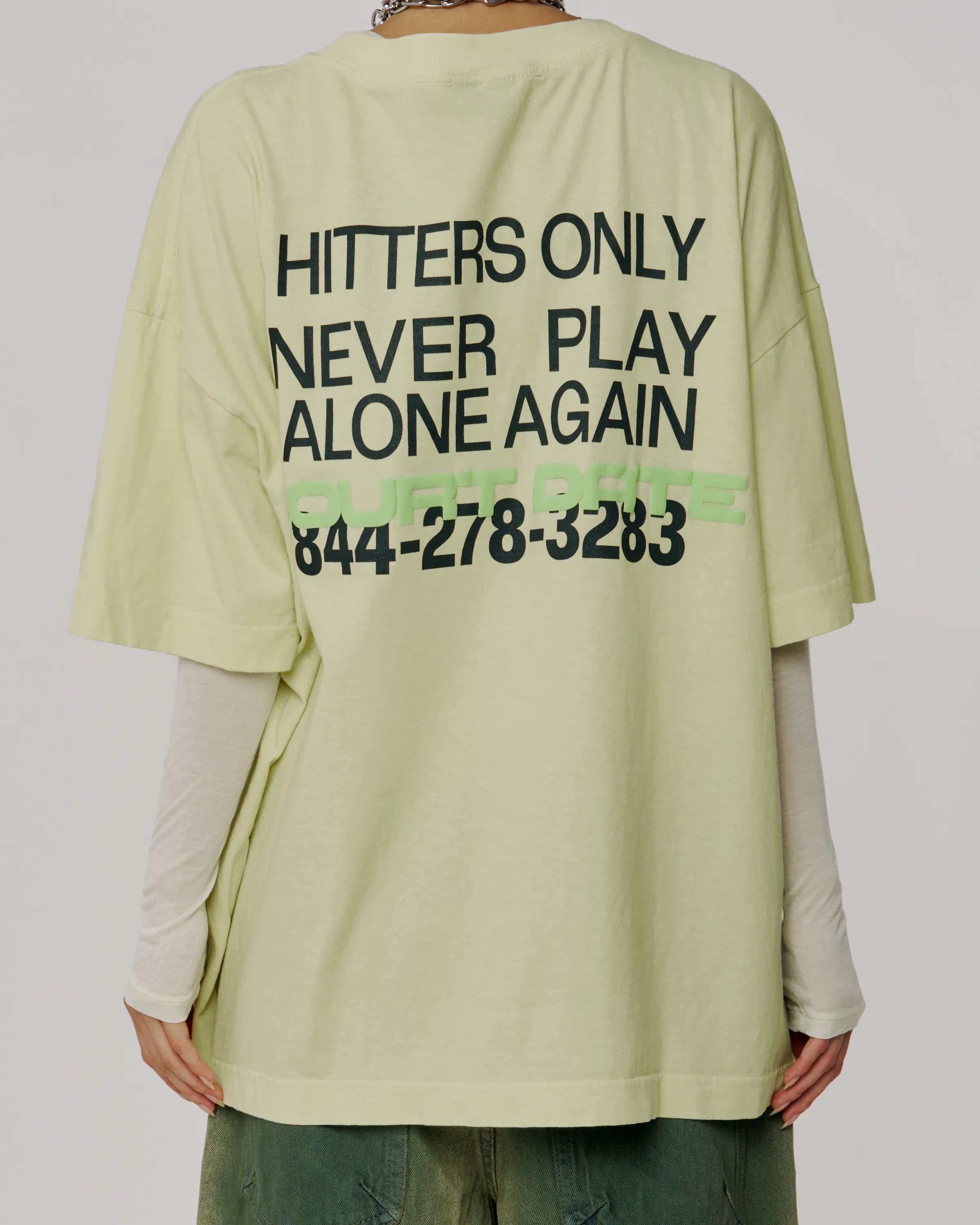 Lindsay wearing size XL, back view
