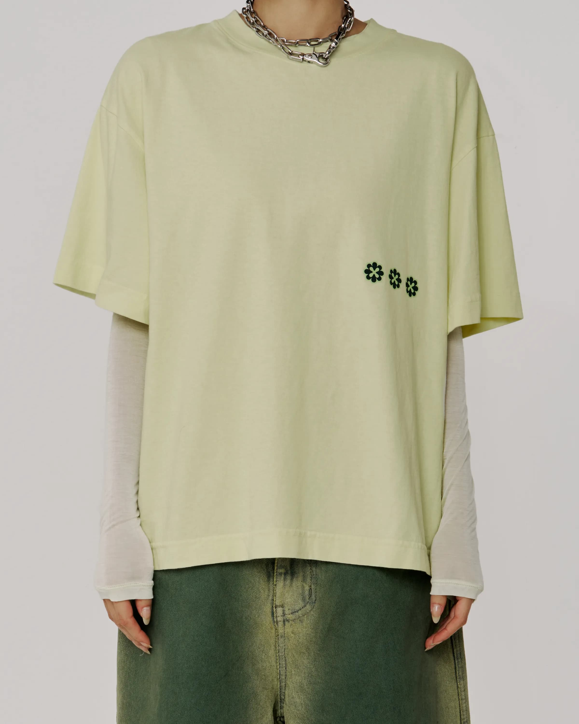 Lindsay wearing size MD, front view